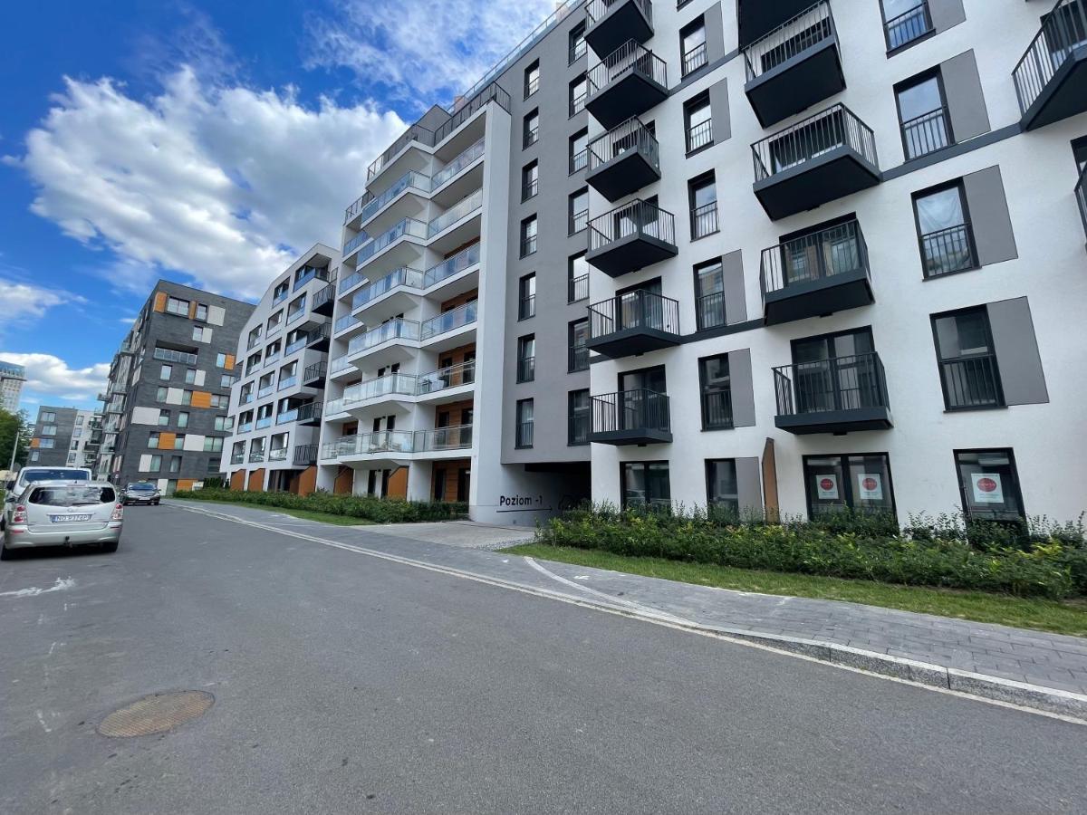 #1 Olive Center Free Garage Apartment