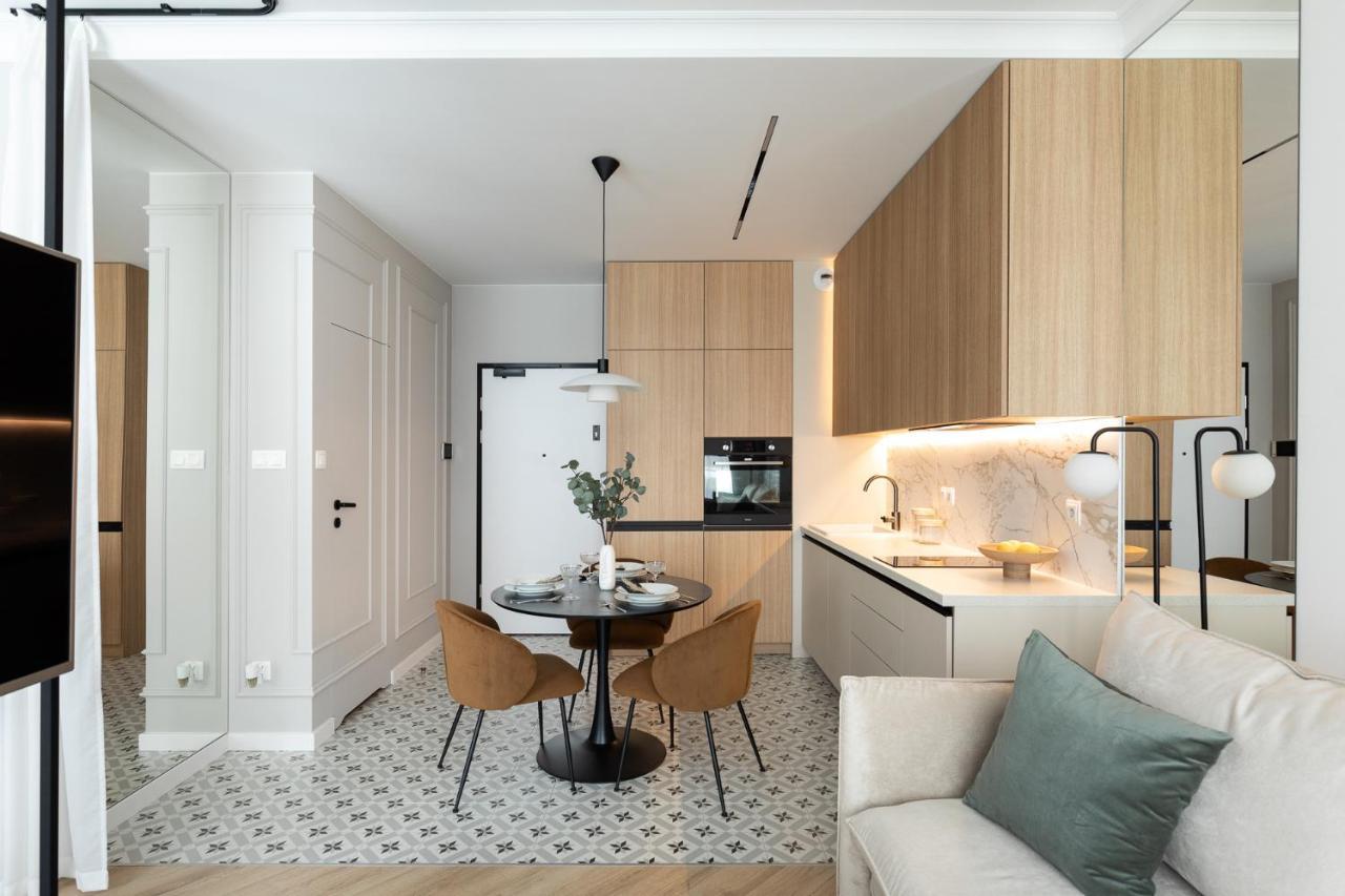 #1 Olive Center Free Garage Apartment